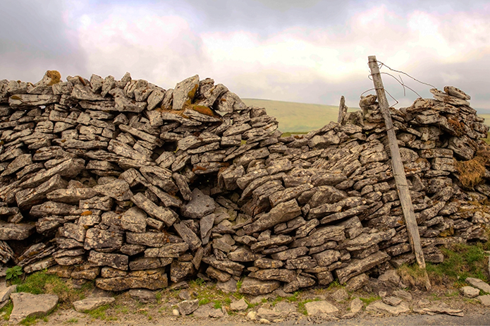 Merchant-and-Makers-Dry-Stone-Walls-29-Collapsed-dry-stone-wall-Gayle-Mountain-Hawes.jpg